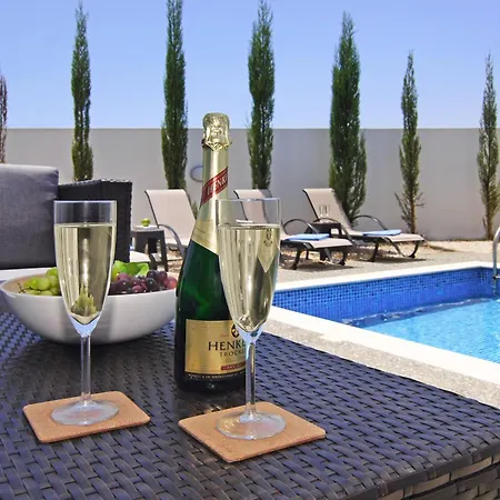 Eva Villa-3 Bed Villa In Kapparis With Private Pool بروتاراس